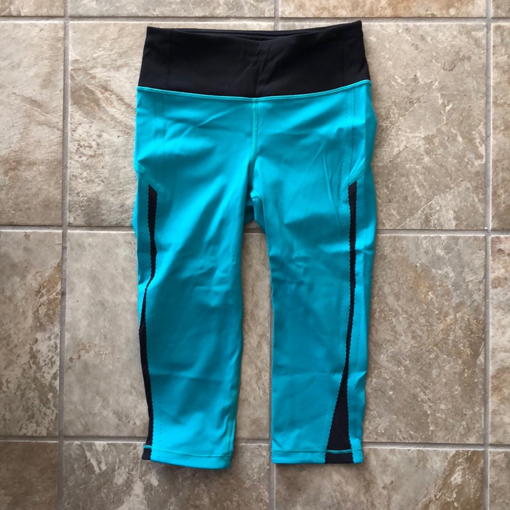 Lululemon Smooth Stride Crop Leggings 17”